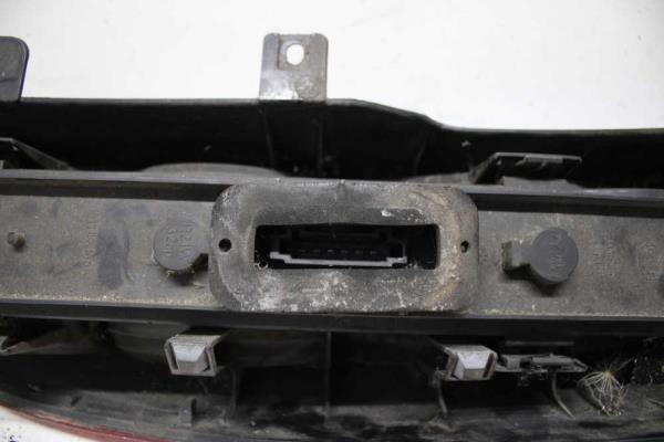 FEU ARRIERE GAUCHE MERCEDES - Vue 3